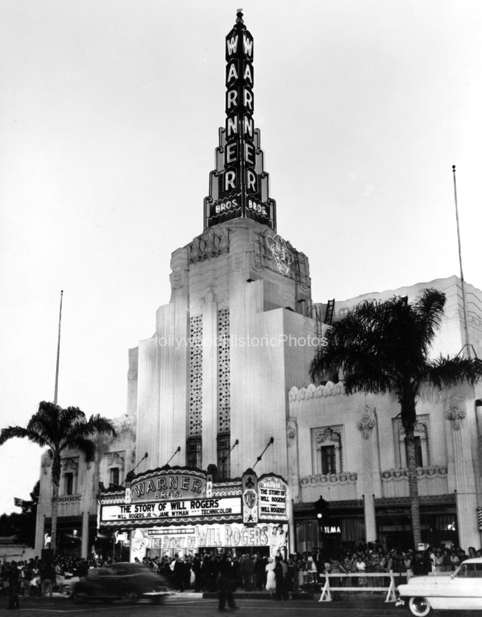 Warner Bros. Theatre 1951 2.jpg
